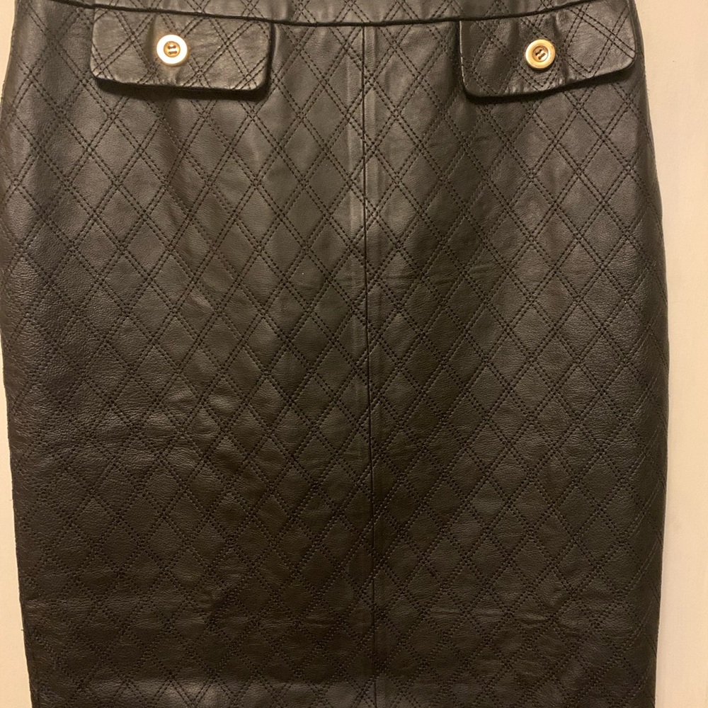 New Without Tags Size 2P Chadwicks women's black leather pencil skirt.